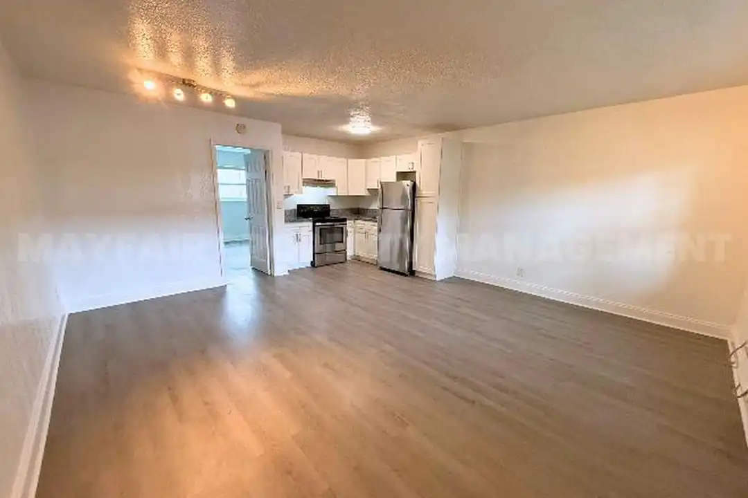 240 SW 8th St - View 2
