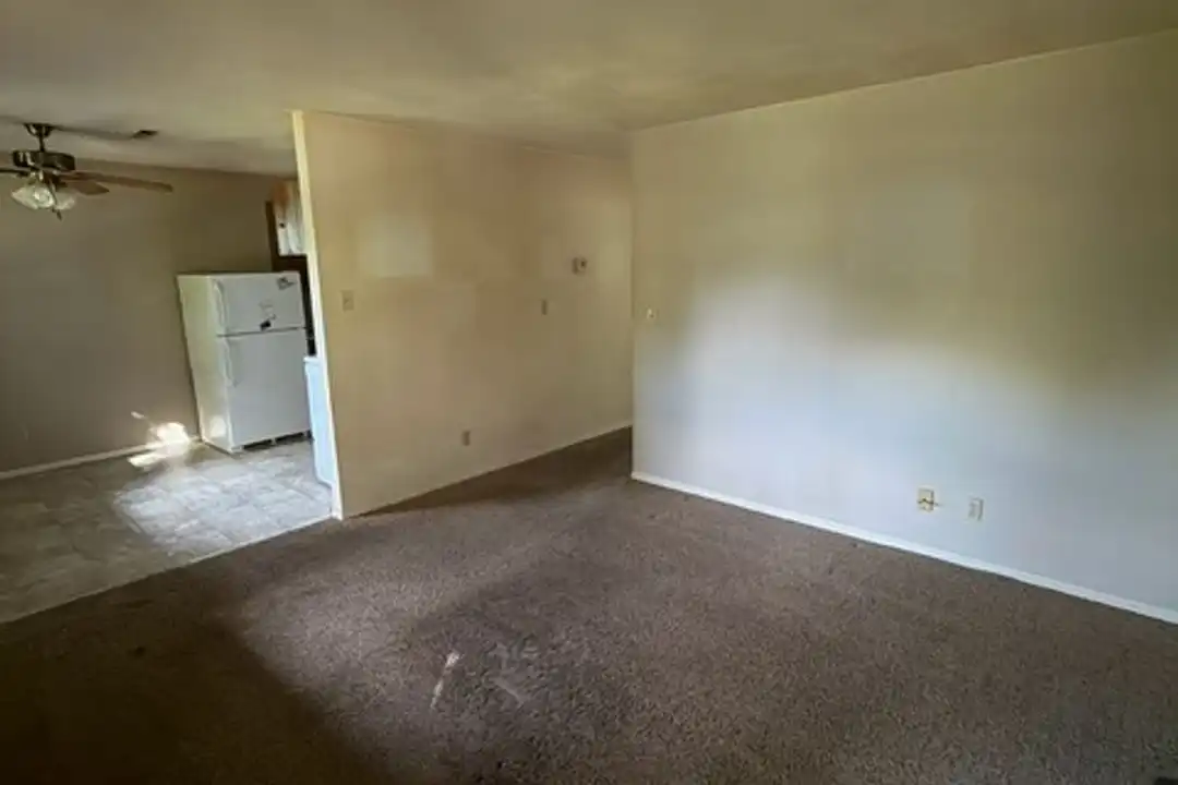719 Sycamore St unit 110 – photo 1 of 10