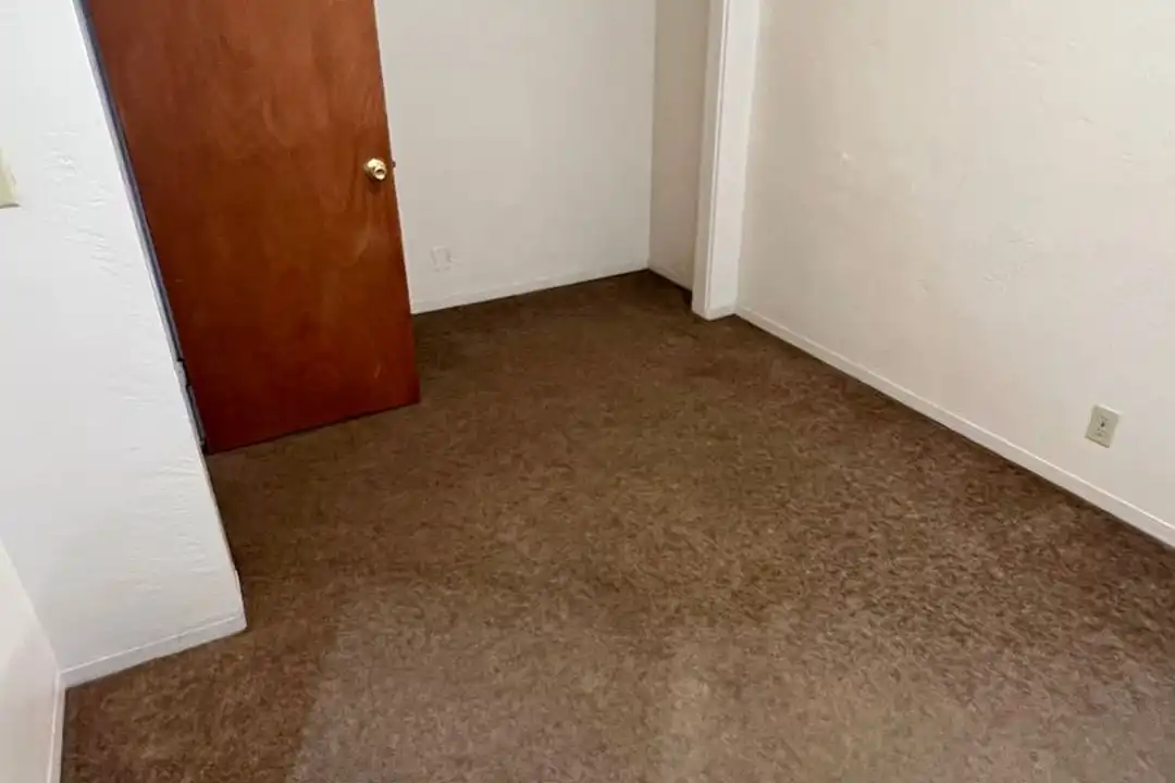 Apartment in Springfield - More