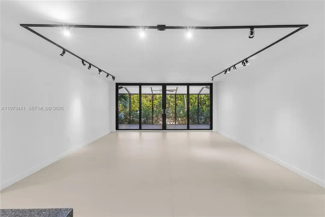 101 Ocean Ln Dr #1012 - More