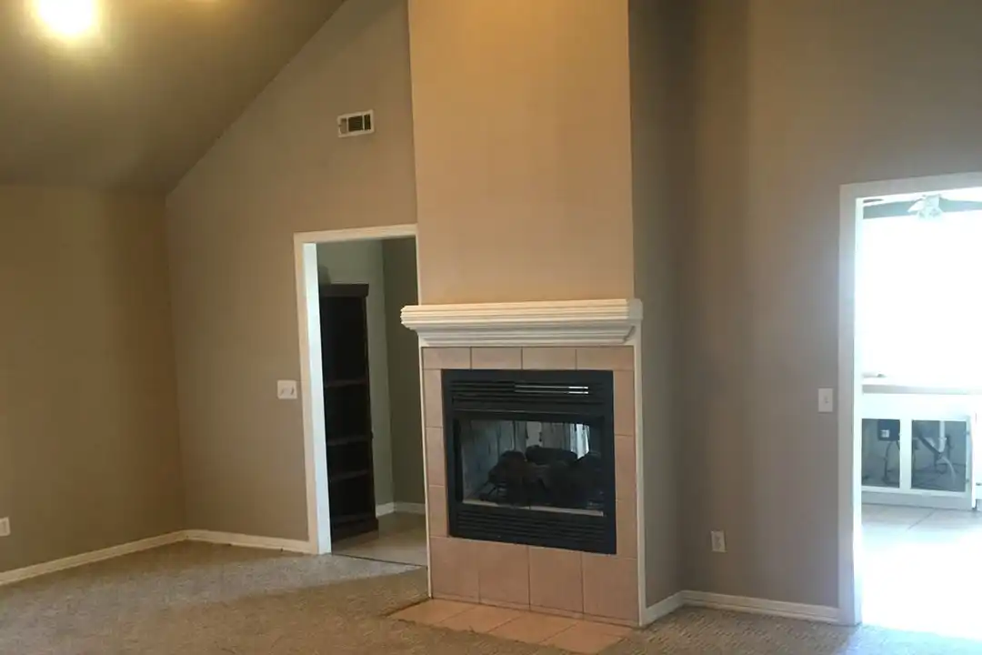667 N Meadowlands Dr - View 2
