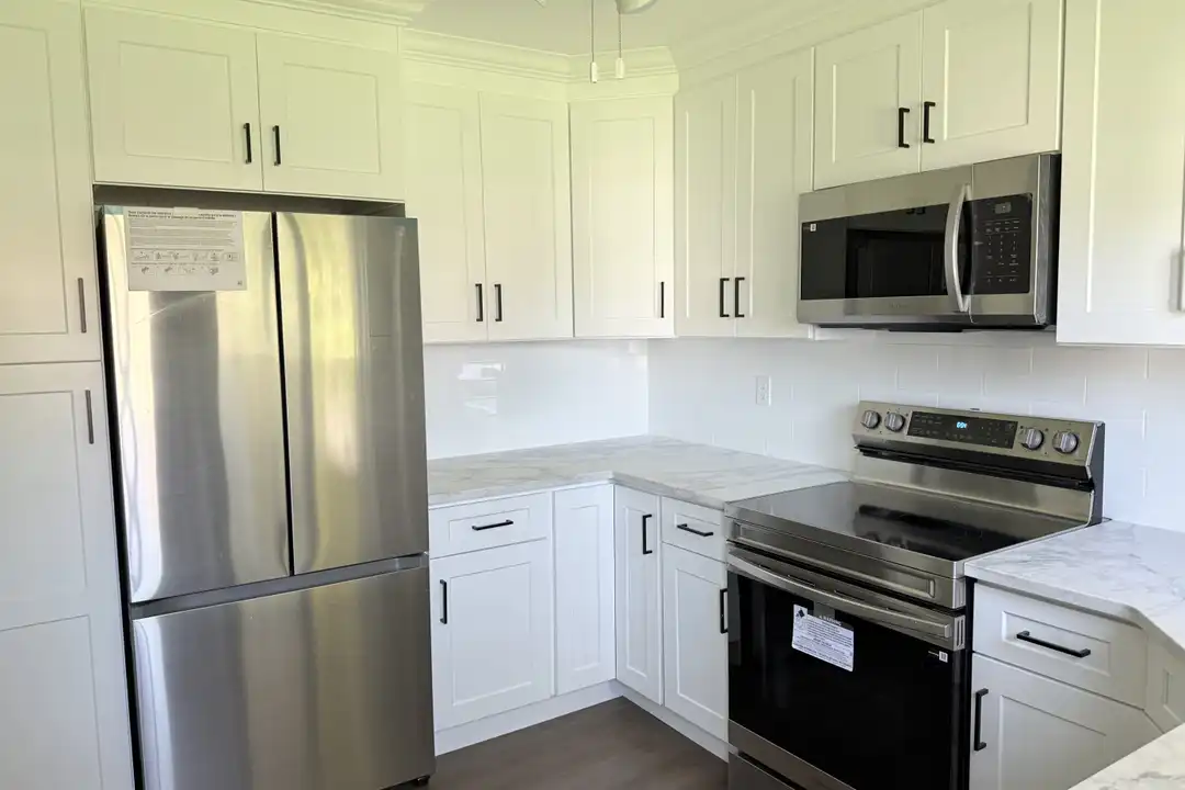123 E 10th St unit 1 – photo 1 of 17