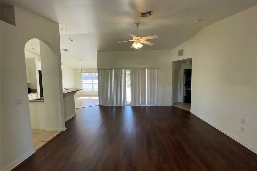 1428 SW 29th St - View 2