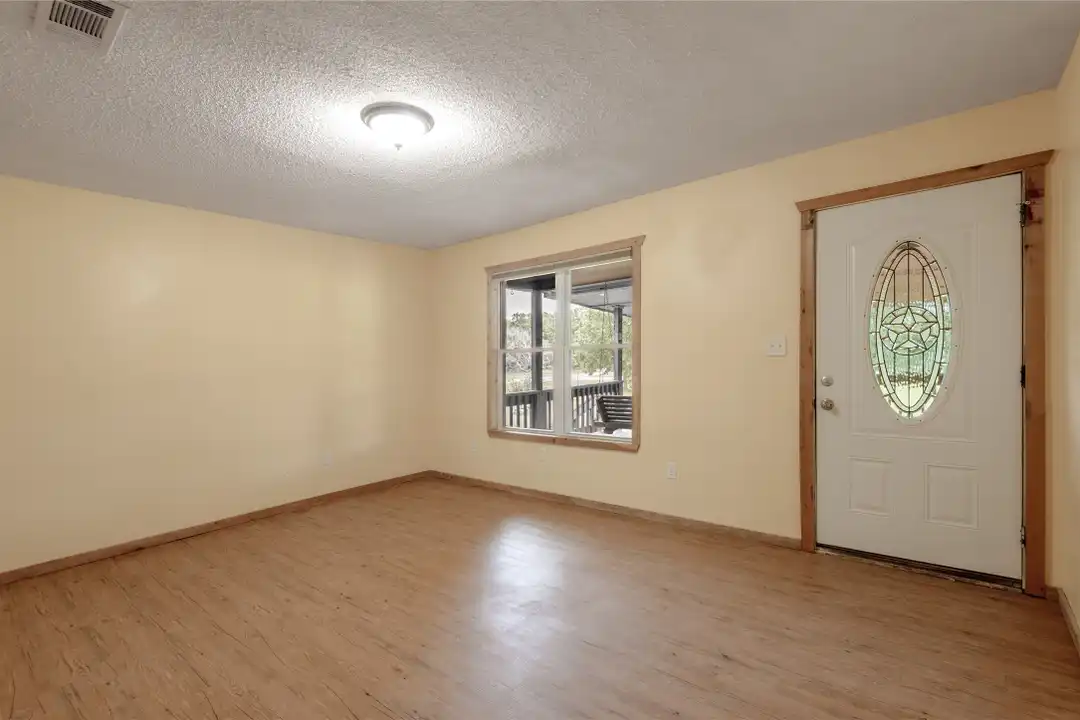 86 Oak Hill Dr - View 4