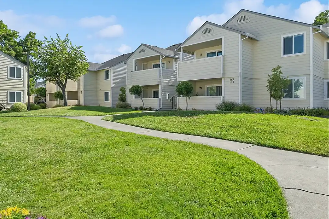 Emerald Pointe - View 6