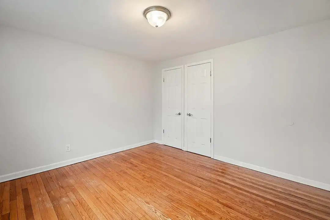 263 Bloomfield Avenue Apartments – photo 1