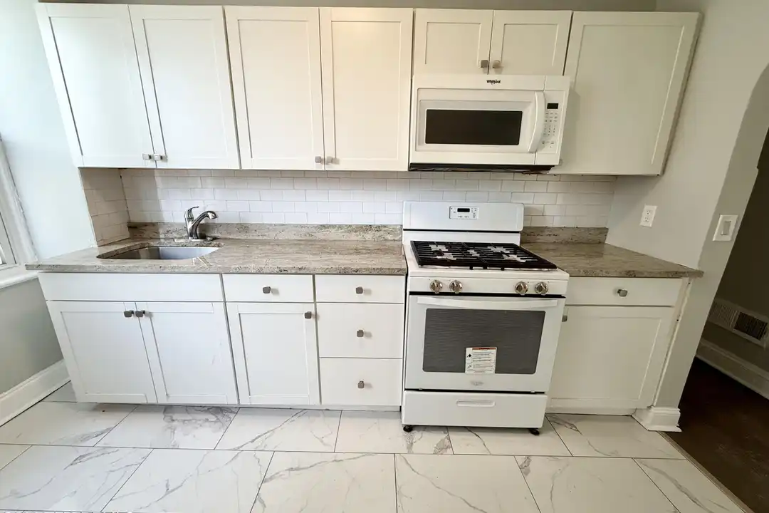 37 2nd Ave unit 1 – photo 1