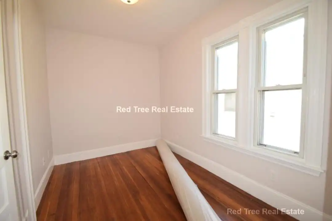 Apartment in Boston - View 5