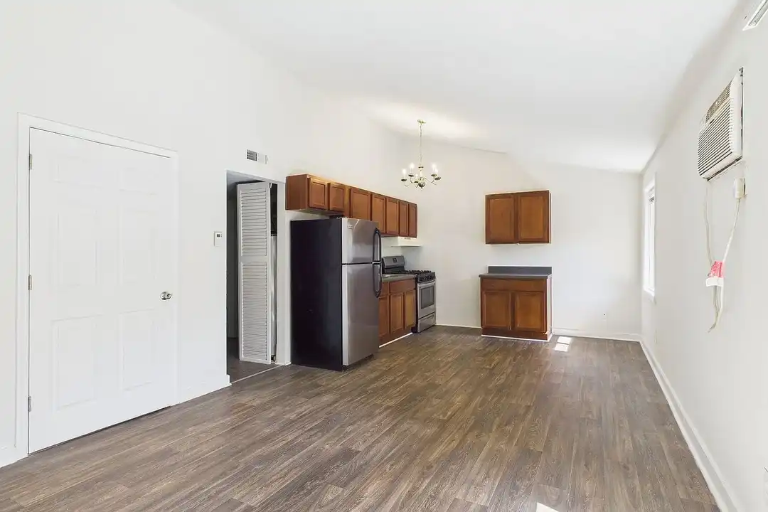 Forest Square Apartments – photo 1