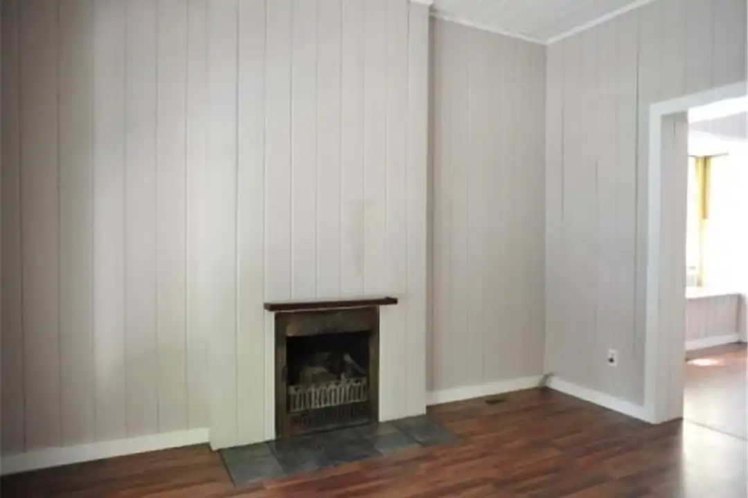 926 Windsor St - View 5