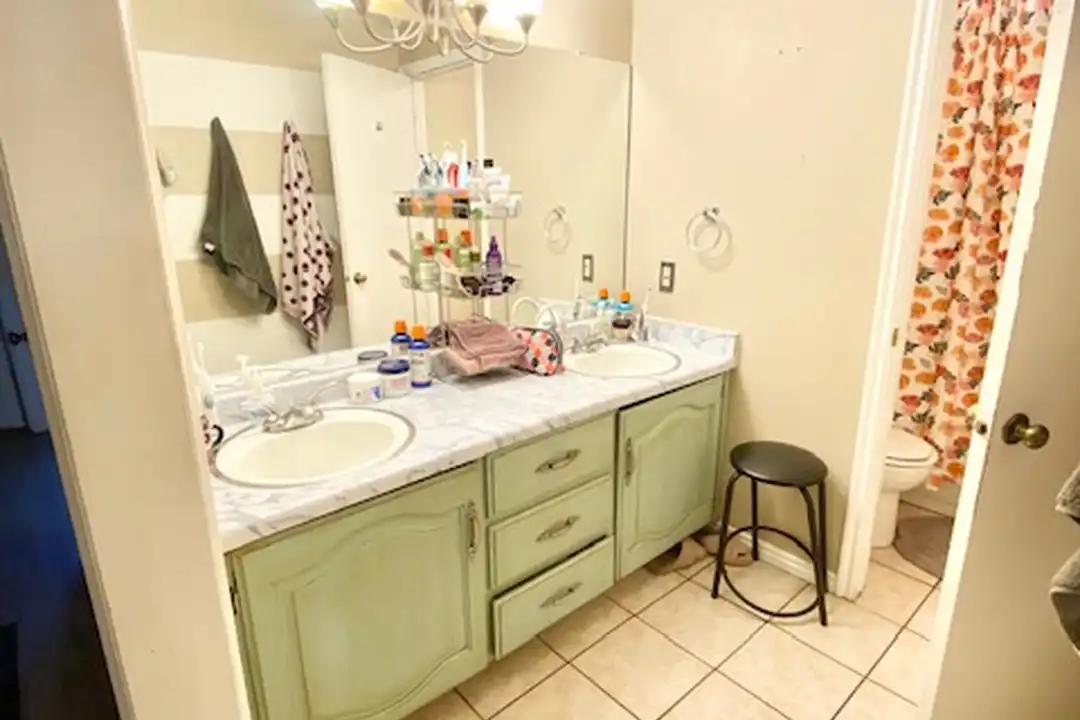 241 E 400 N unit # 1 - View 5