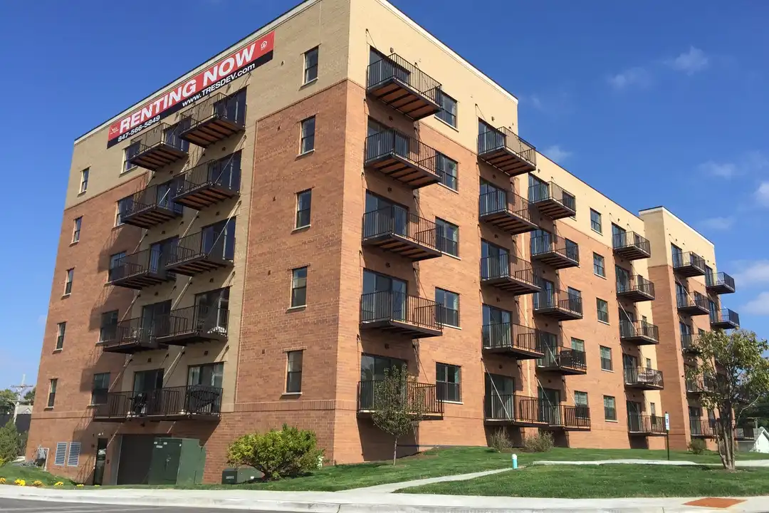 301 McKinley Ave unit 303 – photo 1 of 9