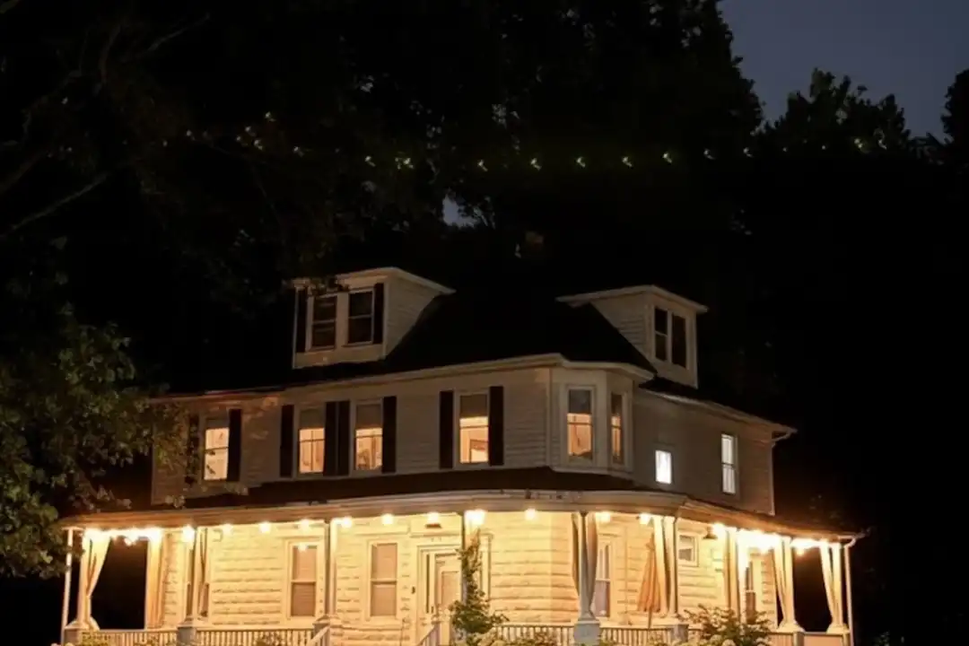 133 Grant Ave – photo 1 of 5