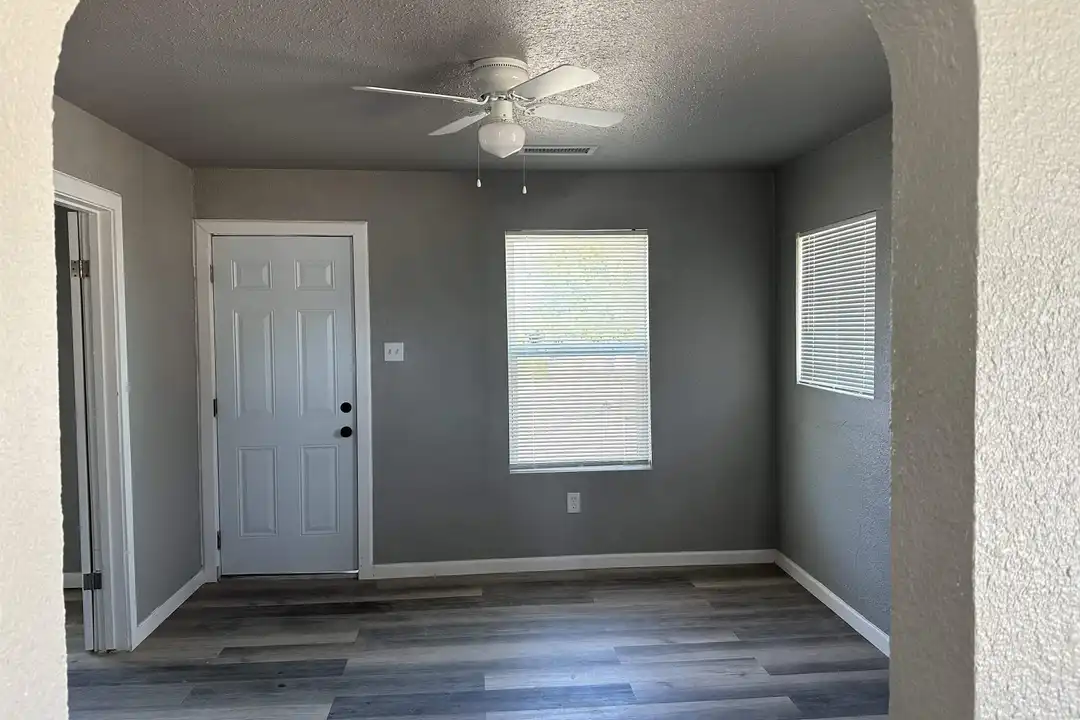 1009 S Lea Ave - View 6