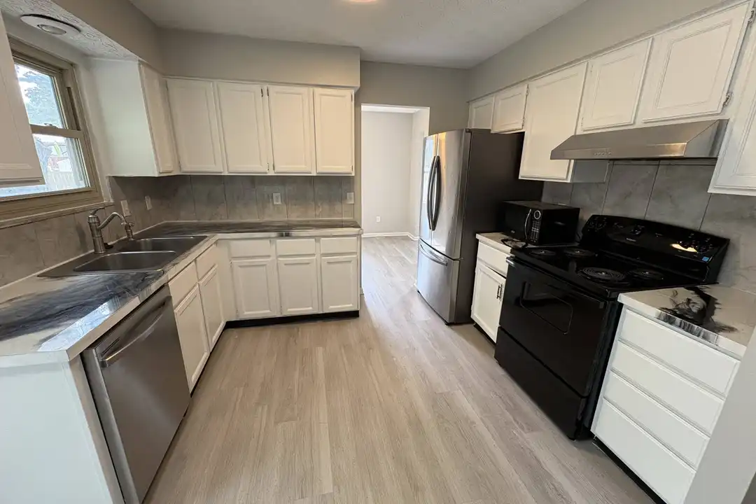 406 Seranade St – photo 1