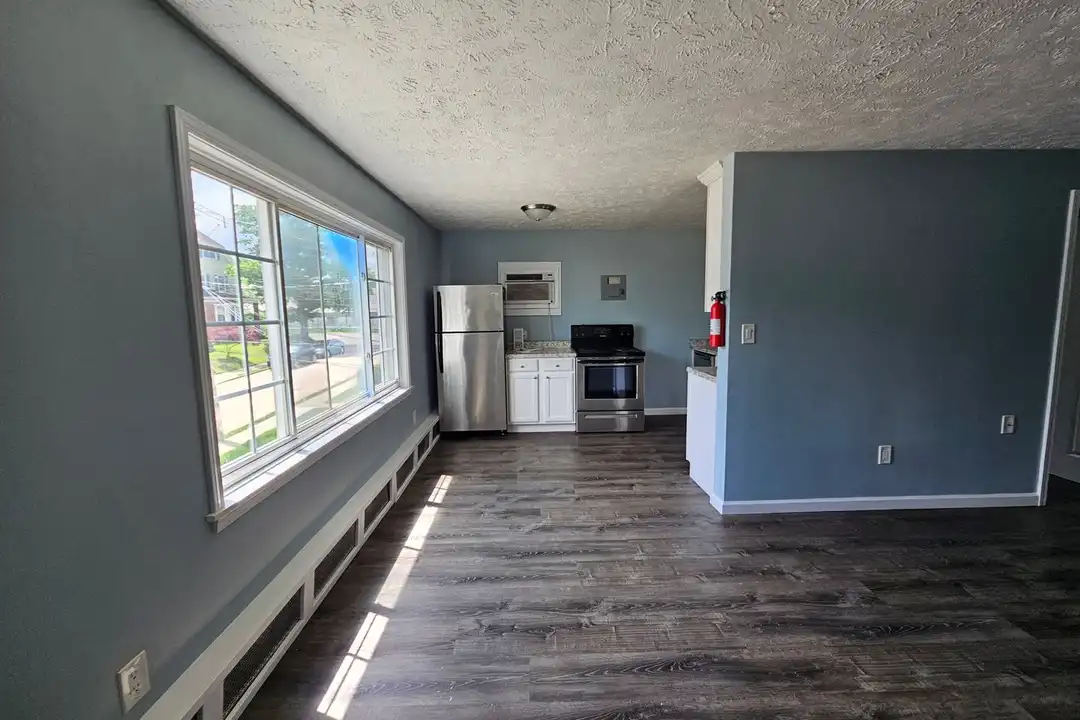 640 Highland Pl unit 2 – photo 1