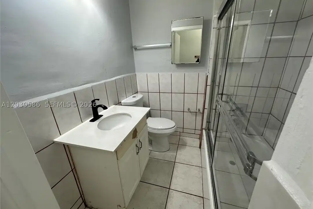2135 Lincoln St - View 6