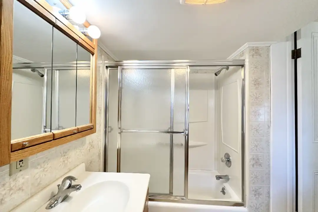 573 Bloom St unit 201 - View 3