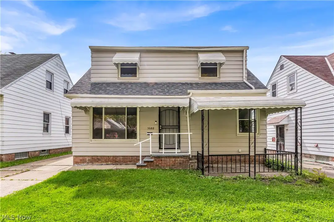 5688 E 141st St – photo 1