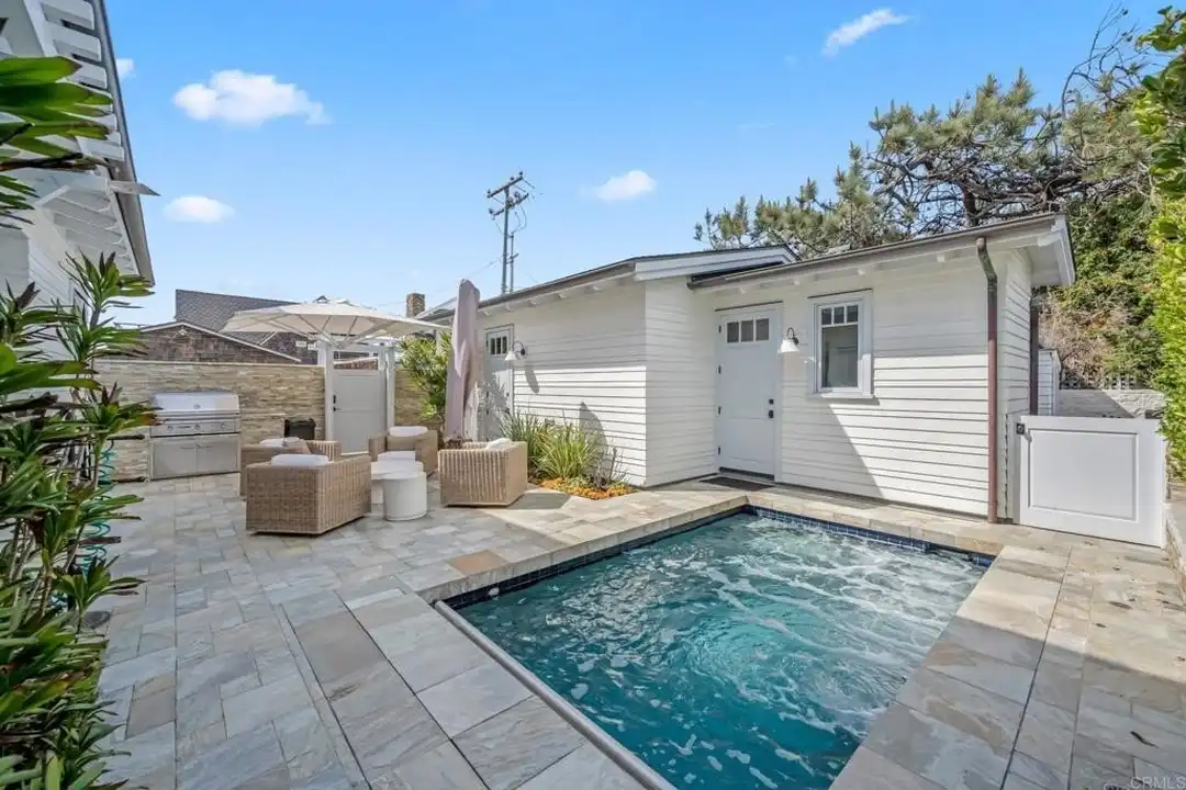2211 Ocean Front - View 2