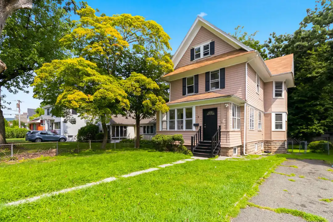 99 Lincoln St – photo 1
