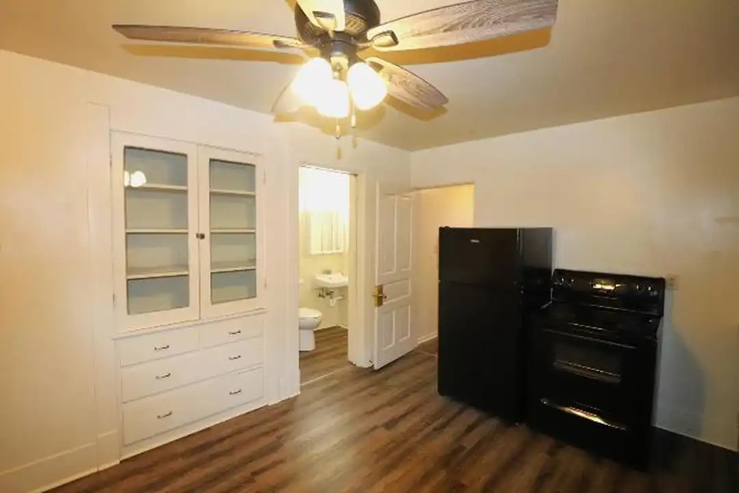 421 S 7th St - View 6