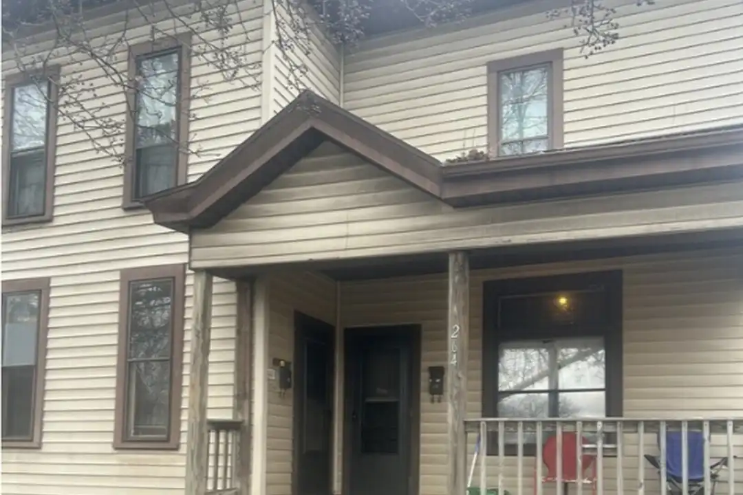 264 W Main St unit 2 – photo 1 of 9