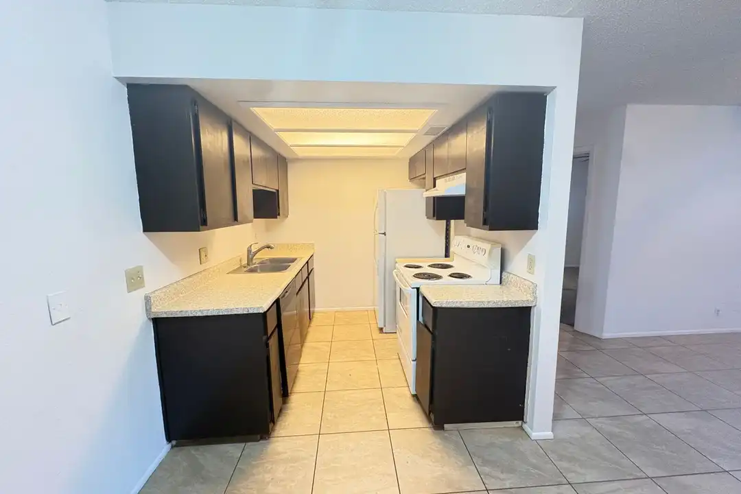 2931 E Beck Ln unit Unit 1 - View 3