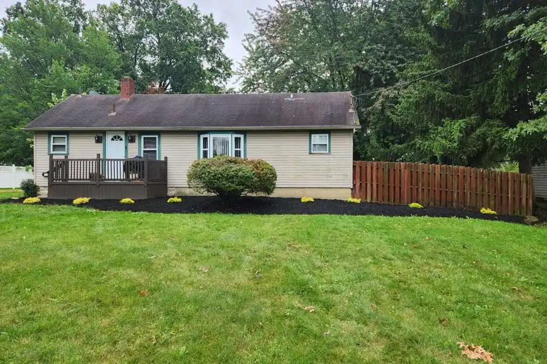 239 E Montrose St – photo 1