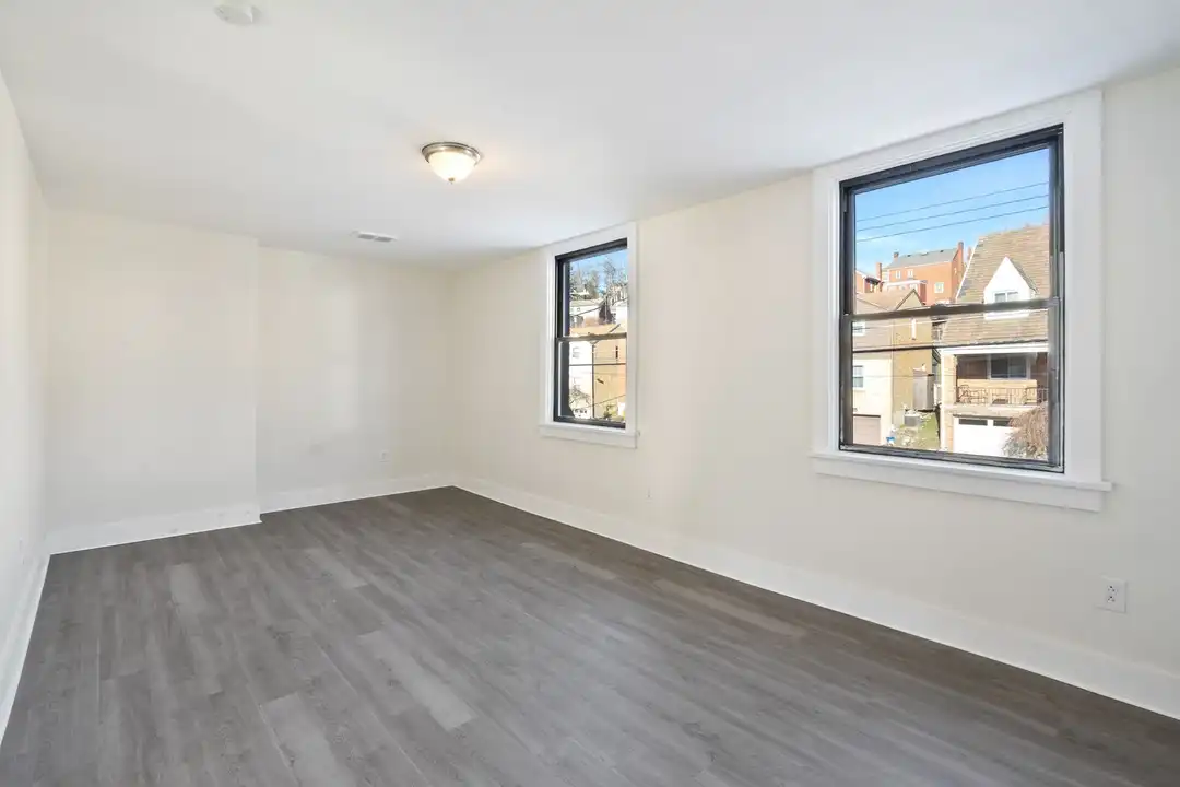 111 Kaplan Ave unit Unit 2 - View 4