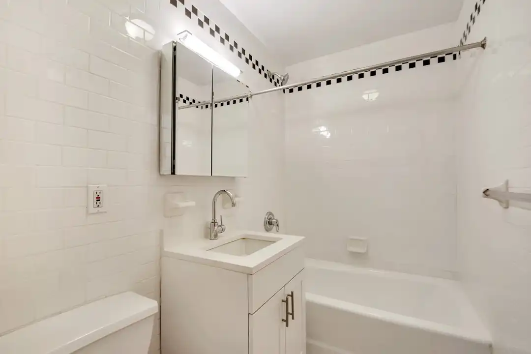 1167 2nd Ave unit 4S – pohled 5