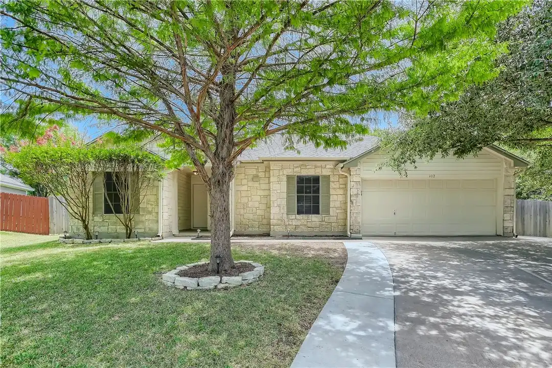 102 Osage Ct - View 2