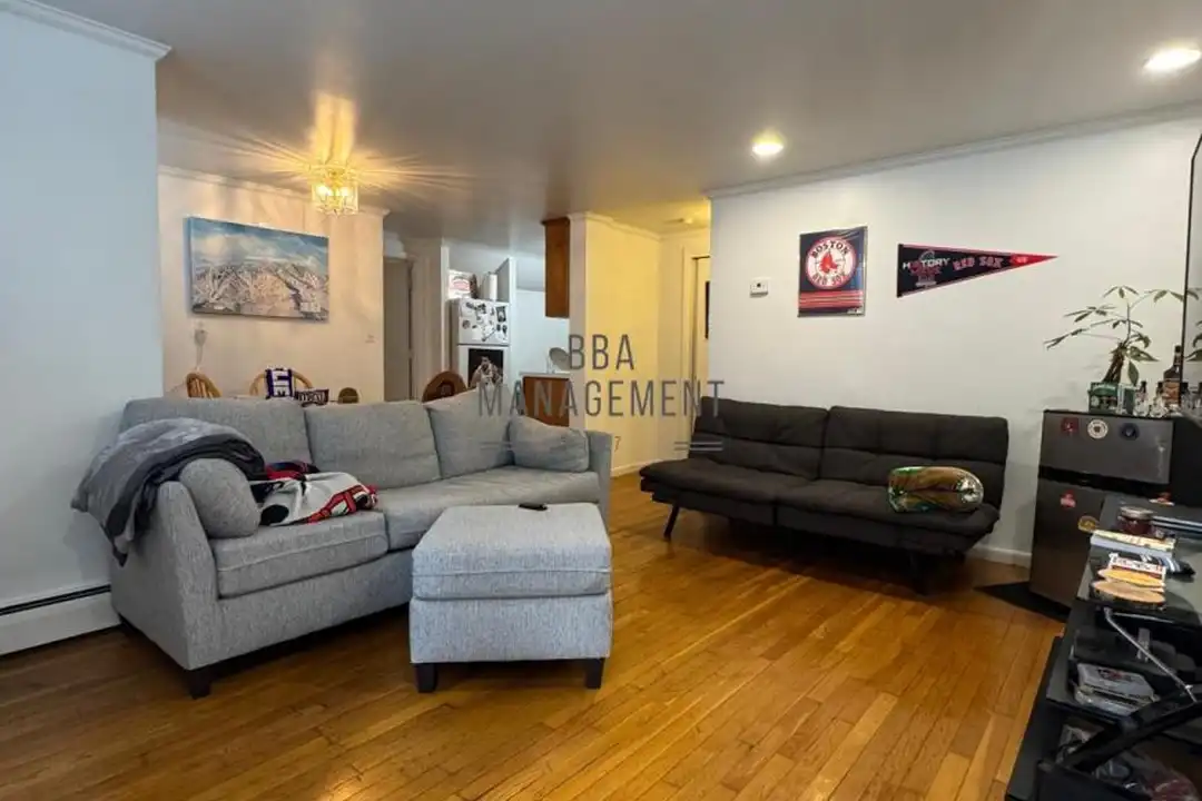 92 Strathmore Rd - View 2