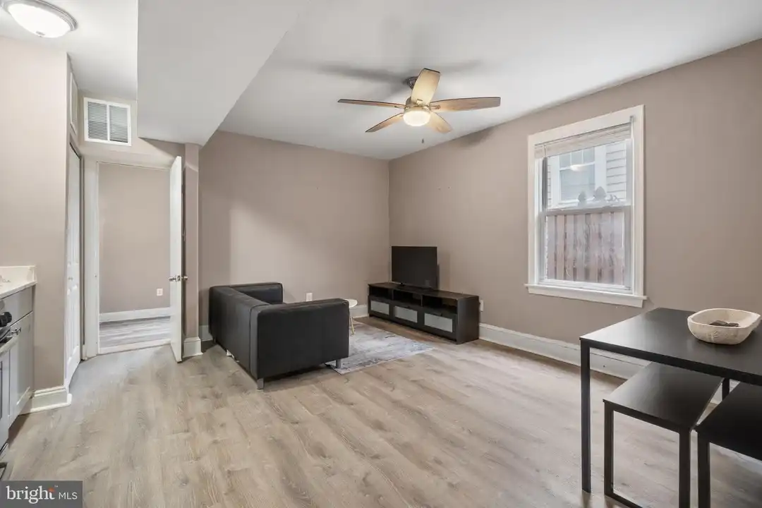 1526 V St SE #2 - View 3