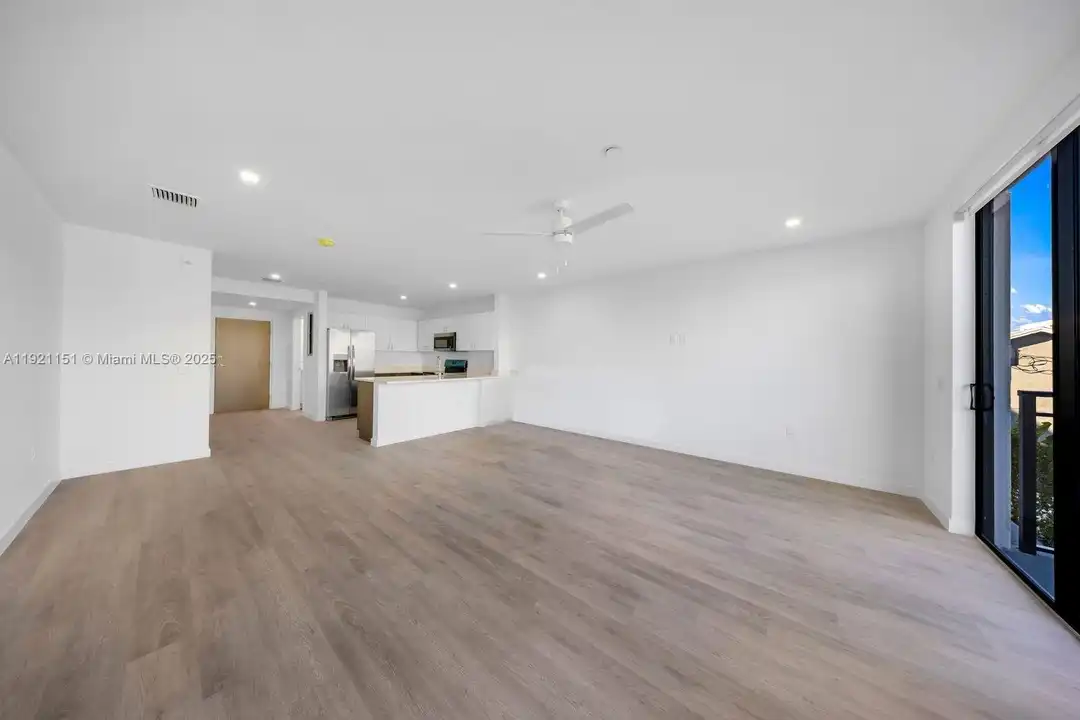 20 NE 19th Ave #210 - View 5