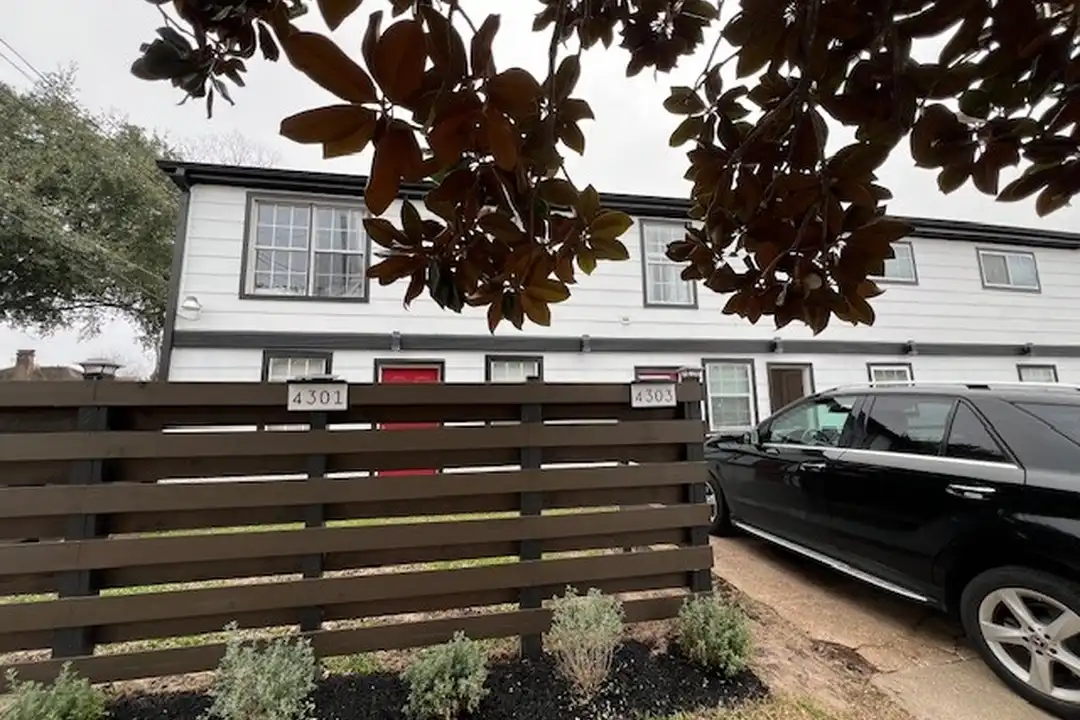 4301 La Branch St unit B - View 4