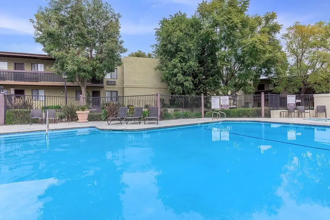 Heritage Park Alta Loma 55+ - View 3