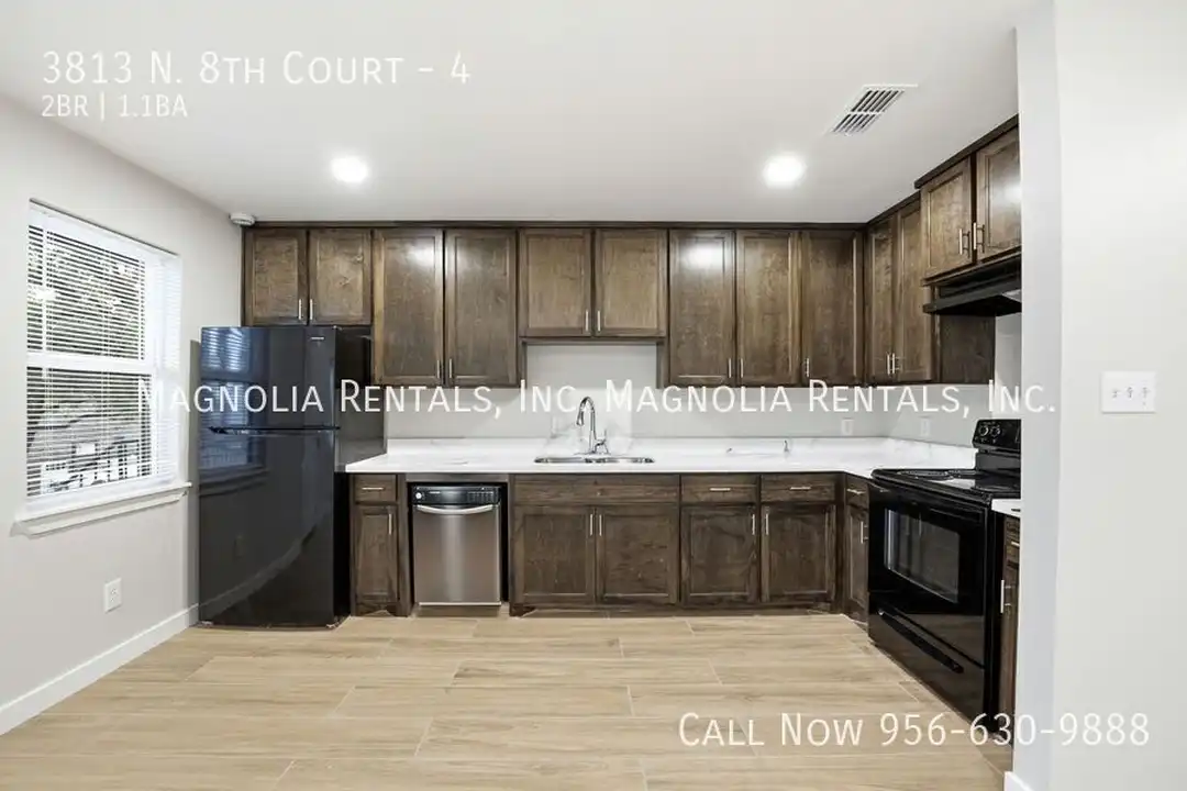 3813 N 8th St Ct - View 6