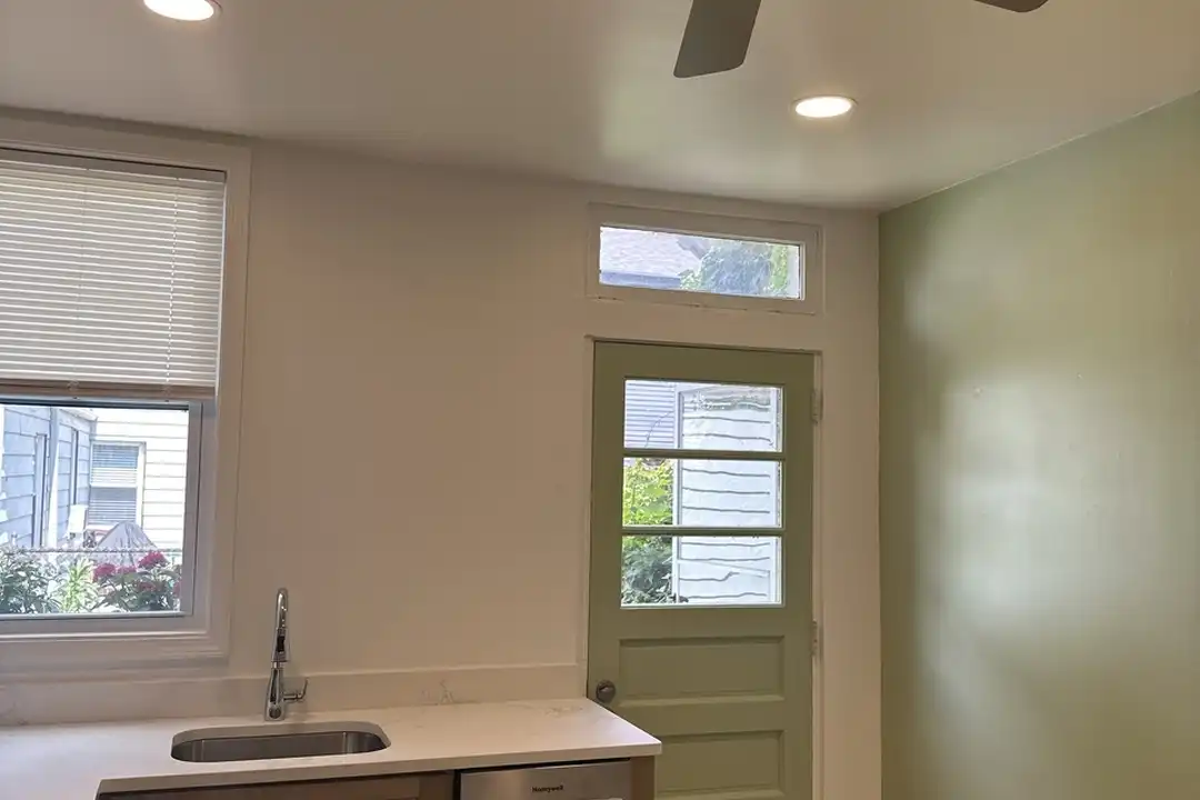 128 Banner Wy - View 2