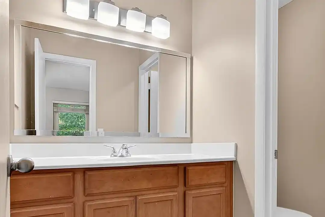 Sawbranch Apartments – photo 1