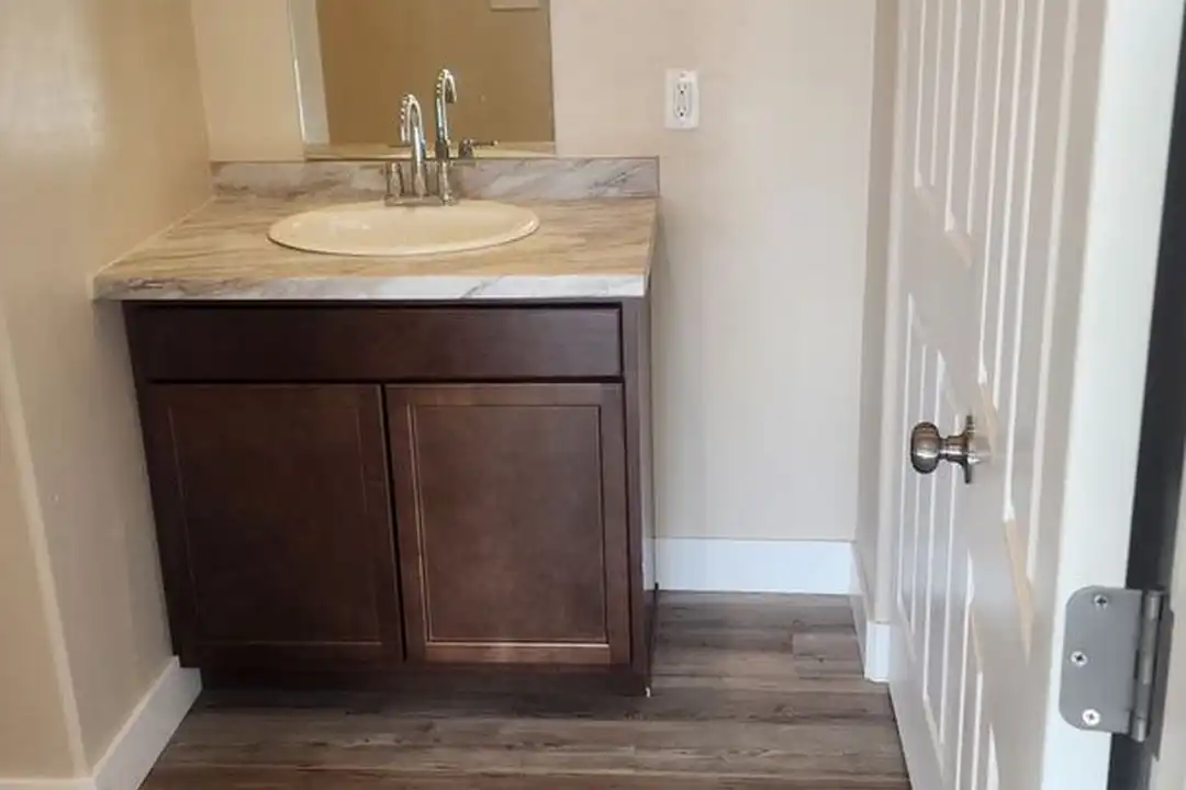 1231 N 23rd St unit 205 - View 5