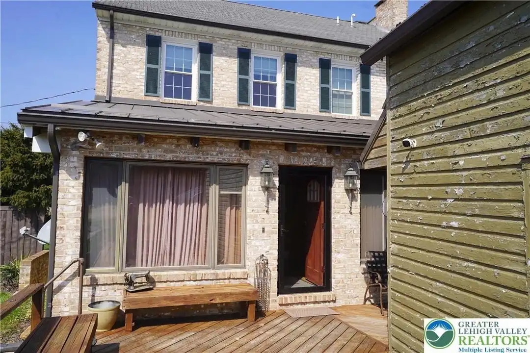 9020 Schantz Rd - View 3
