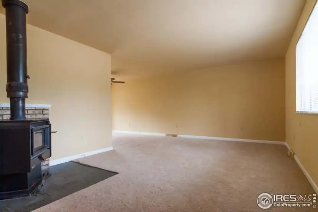 966 E 8th Ave - View 4