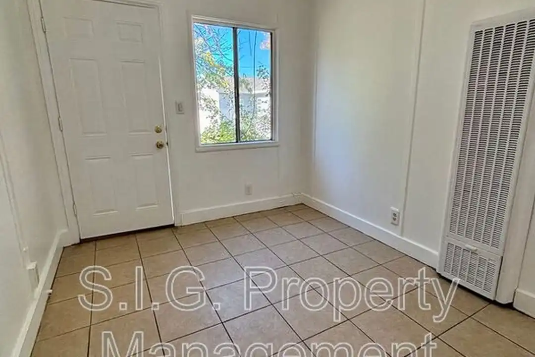 10156 Helendale Ave - View 3