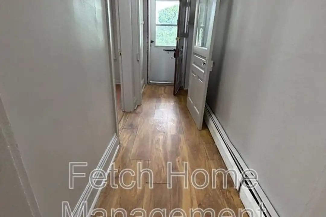 225 Front St - View 4
