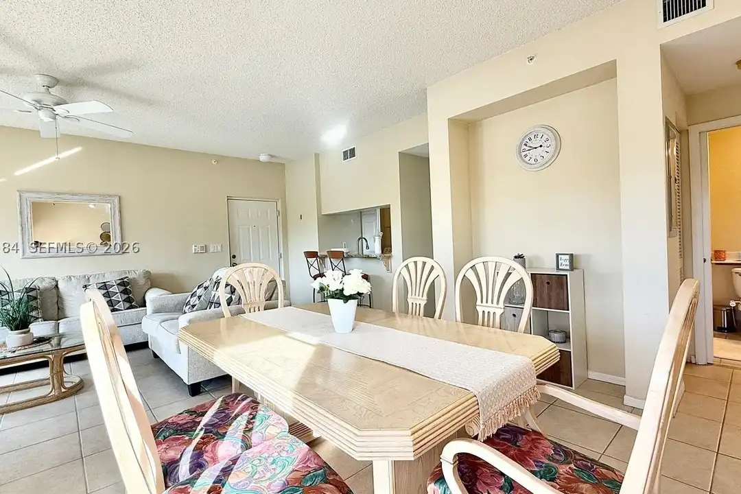 Apartment in Palm Beach Gardens - View 5