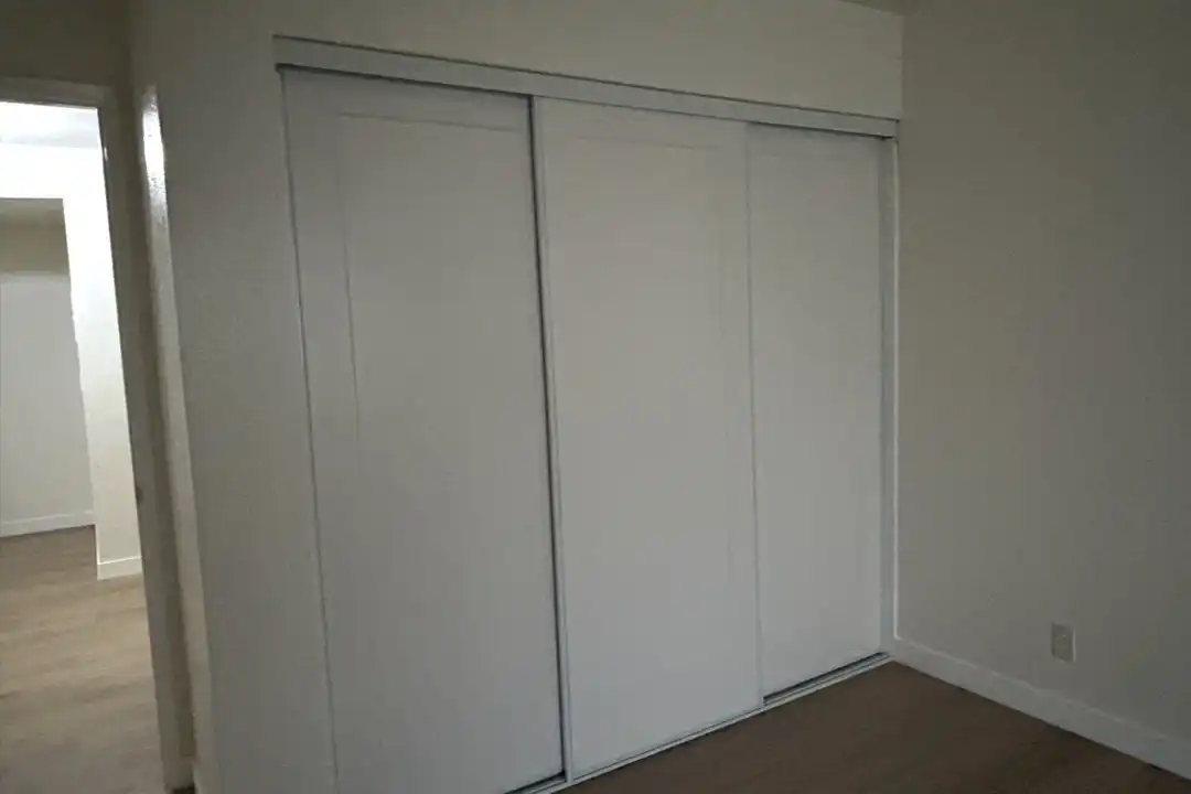 105 Pearl - More