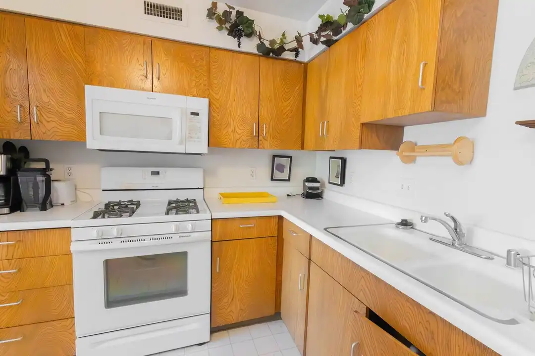 207 3rd St unit 320 - More