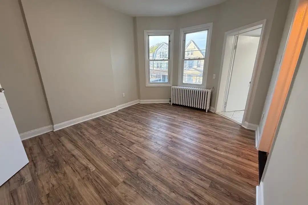 221 Wilkinson Ave unit 2 - View 5