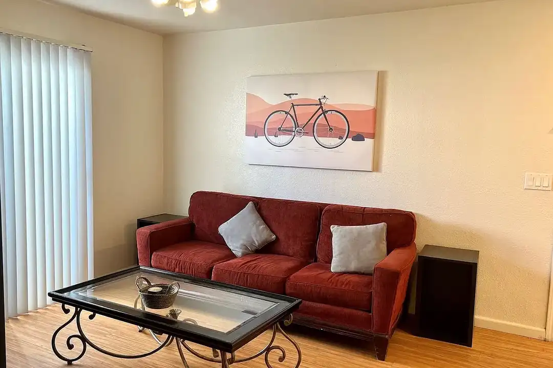 Canyon Club Apartments – photo 1